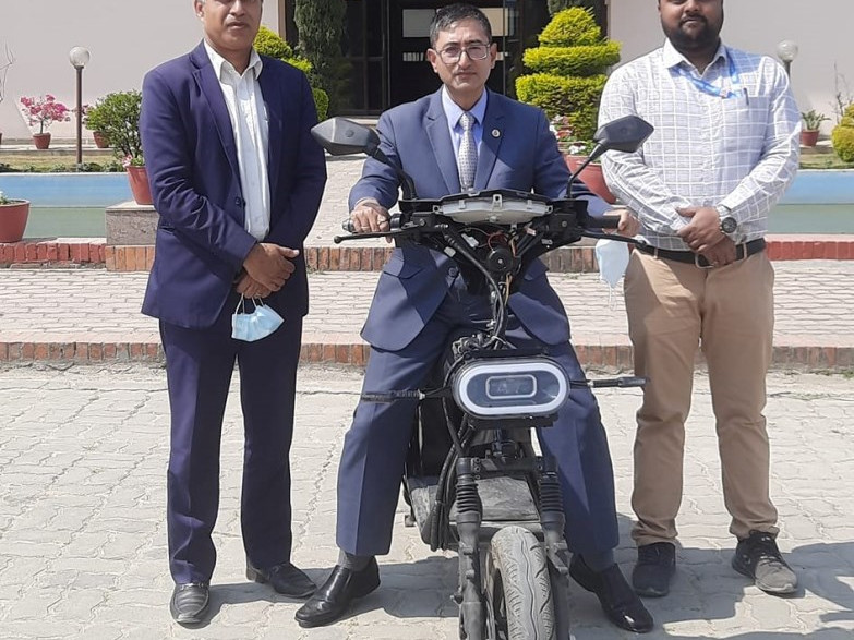 नास्टले बनायो एक पटक चार्ज गर्दा ५० किलोमिटर गुड्ने विद्युतीय स्कुटर 
